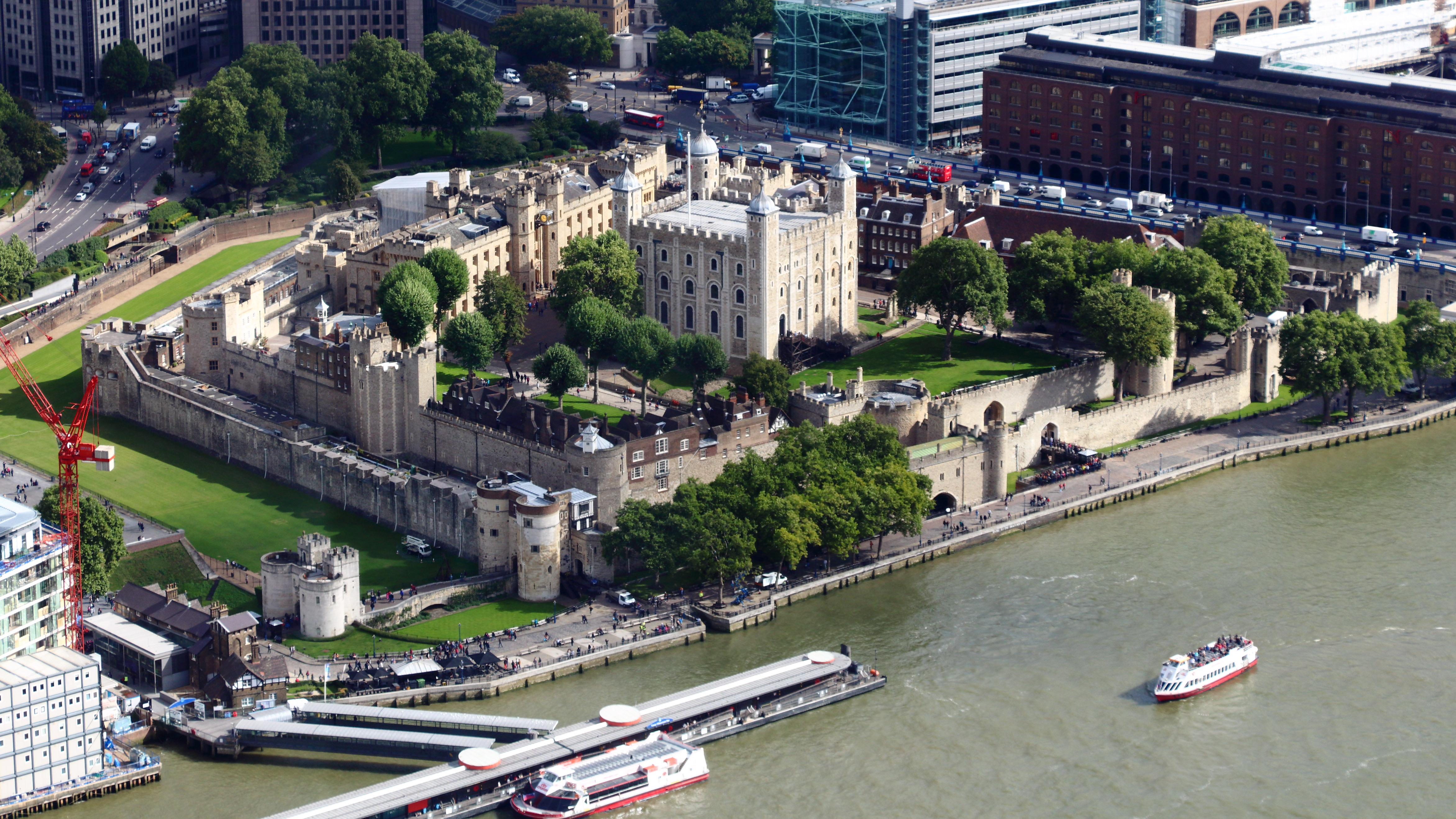 The Tudor Tower of London: A Family-Friendly History Walk