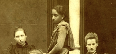 Rukhmabai Raut among other female students